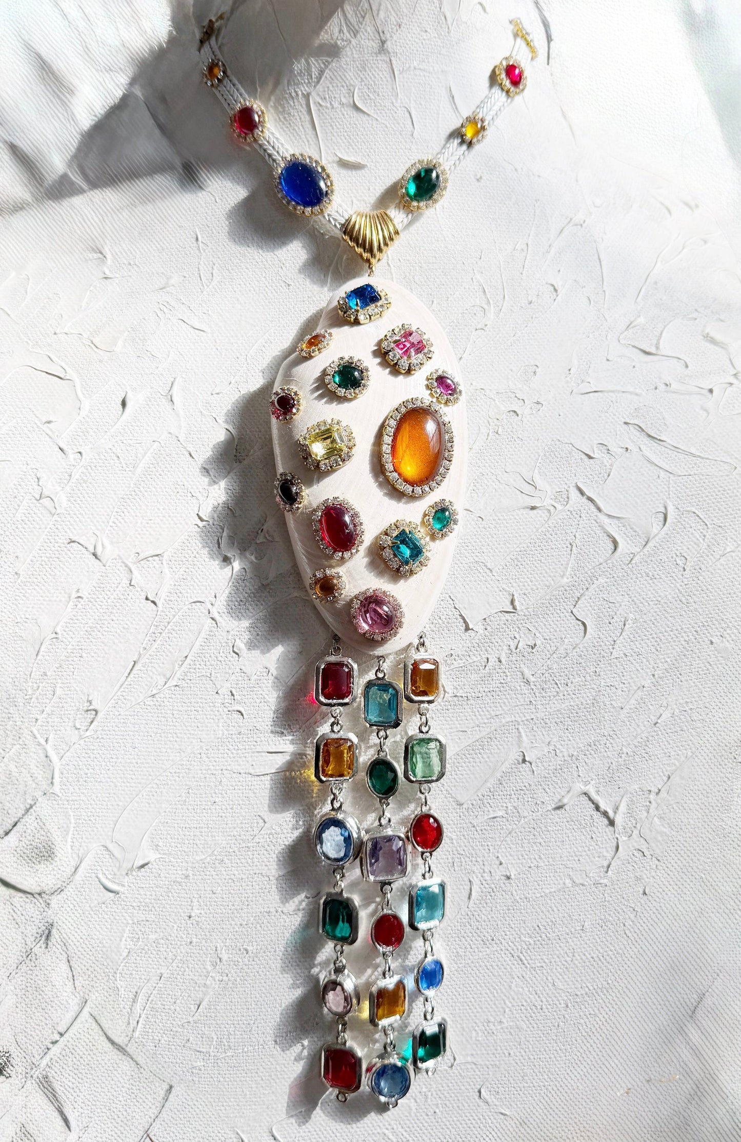 Colossal shell necklace
