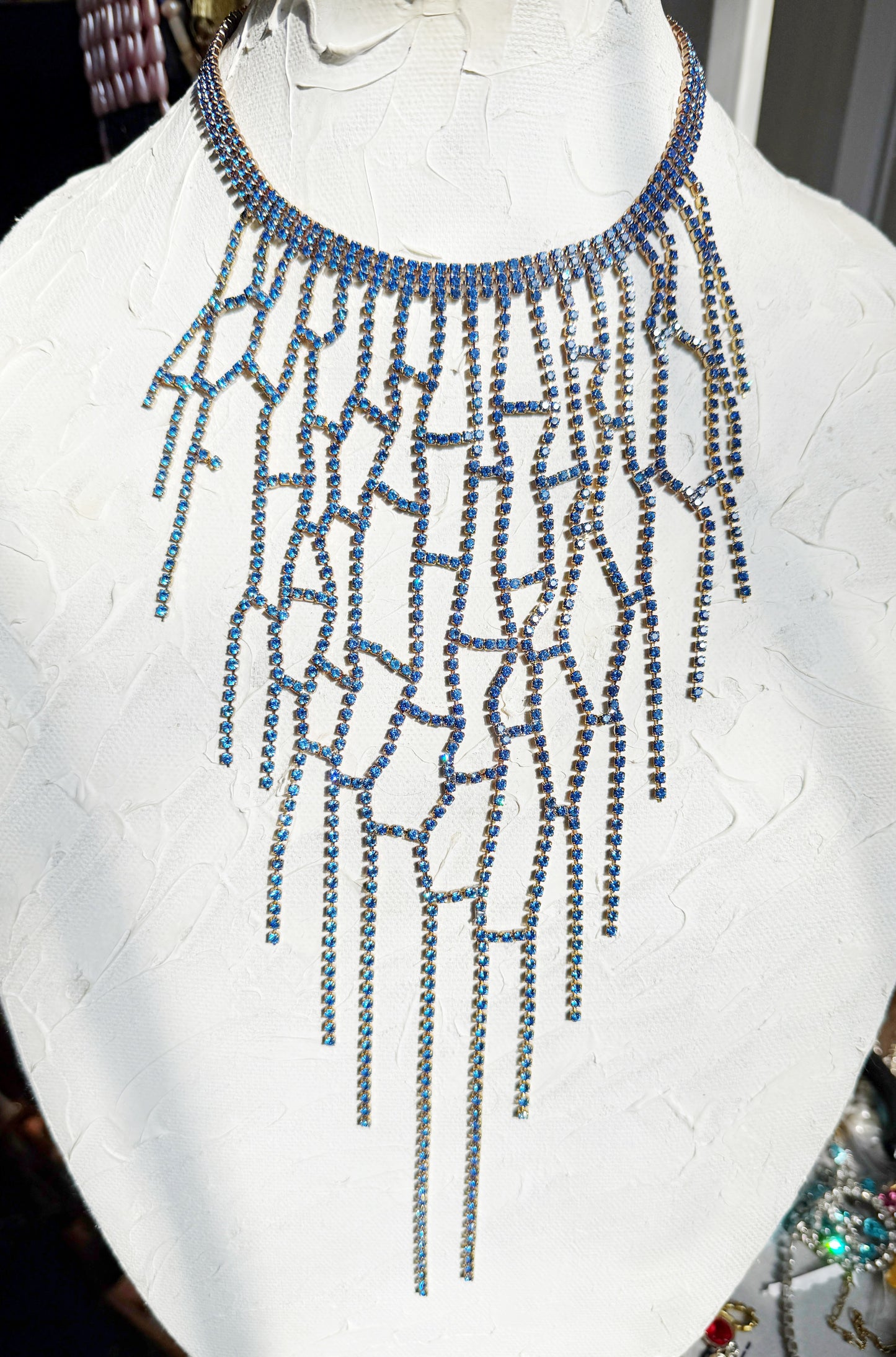 Blue colossal necklace