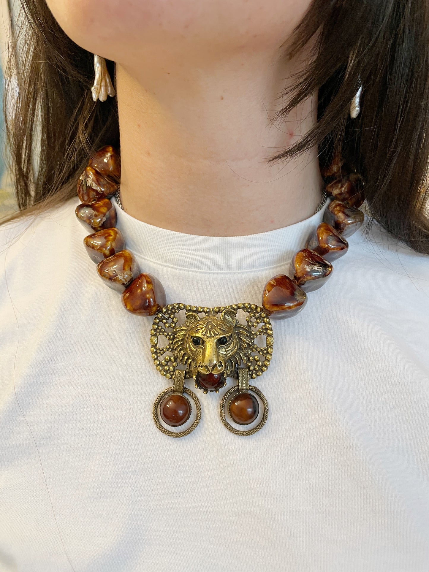 Lux lion choker