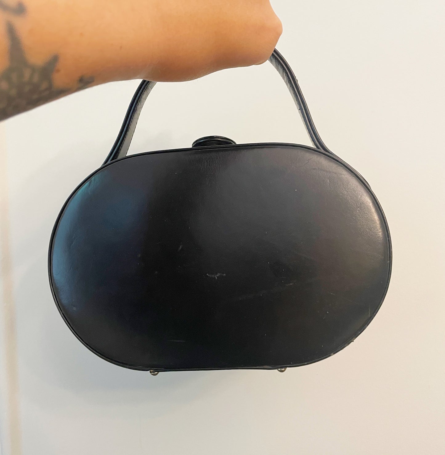 Cameo gallery wall purse