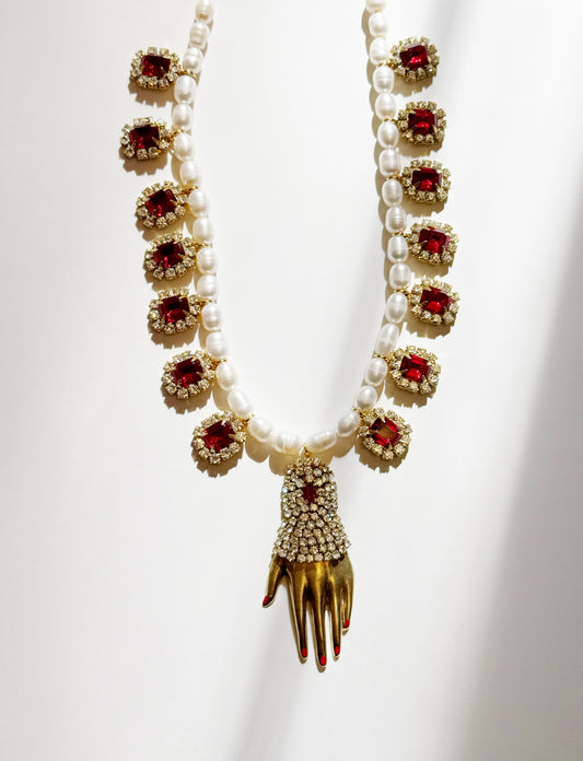 Regal rhinestone hand pearl necklace