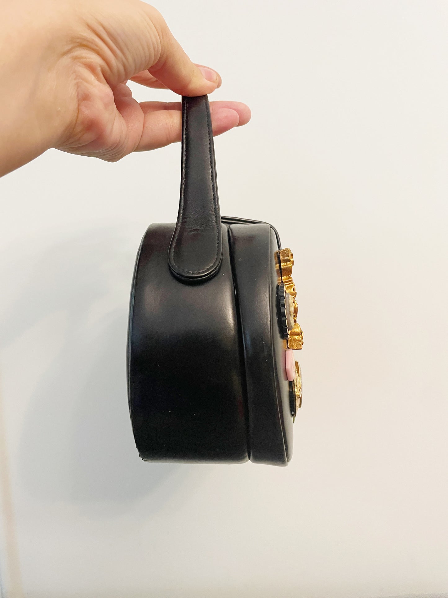 Cameo gallery wall purse