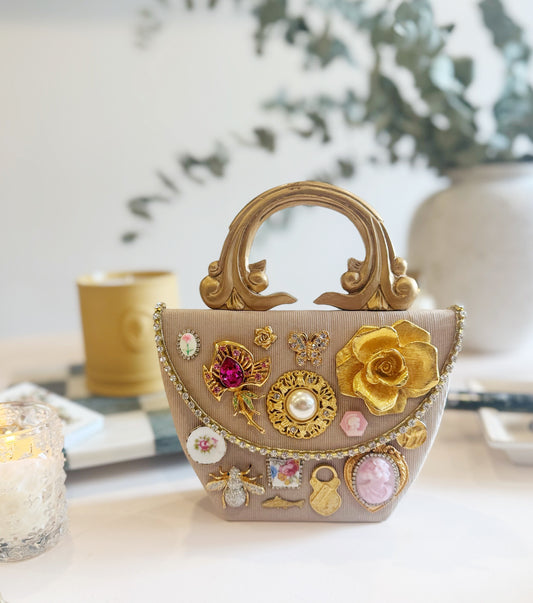 Garden gallery wall purse