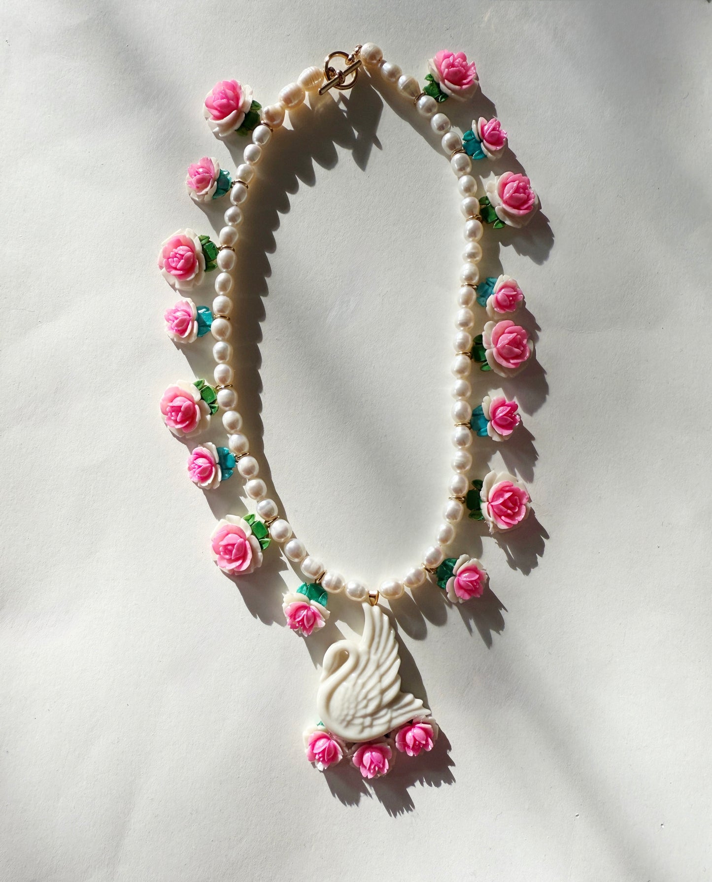 Rose garden swan necklace