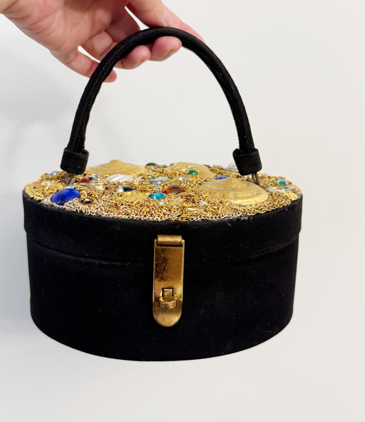 Hidden treasure purse