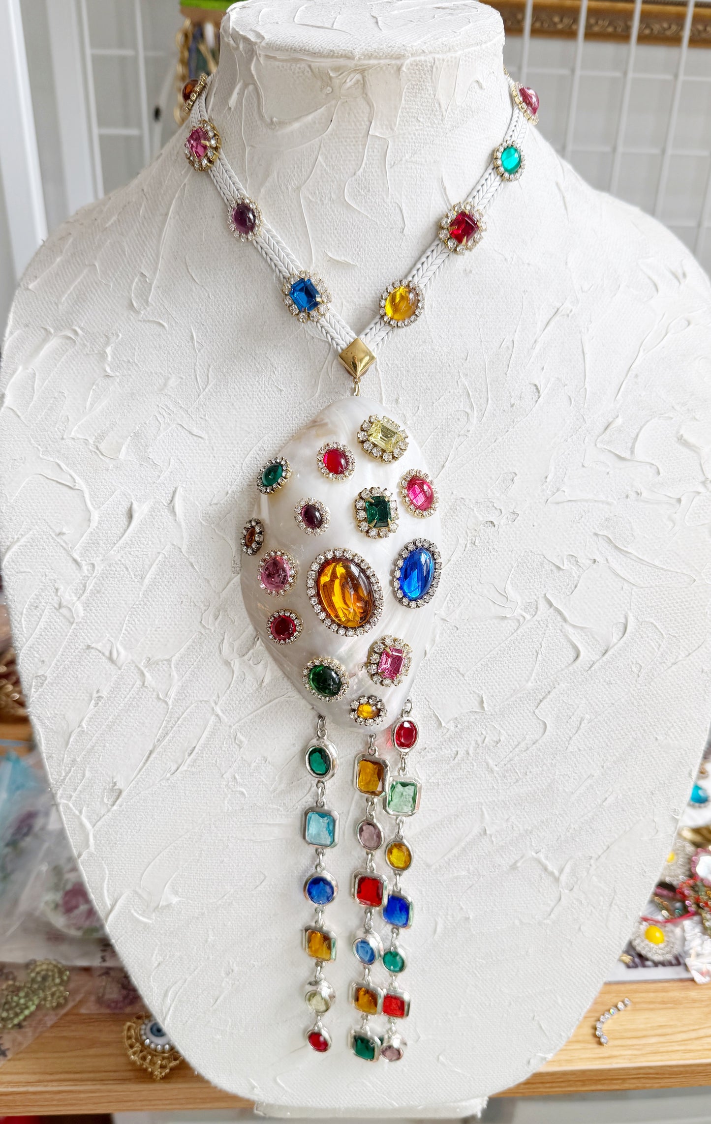 Colossal shell necklace