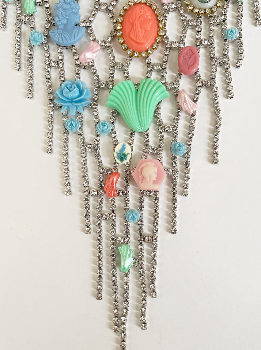 Colossal dreamy pieces necklace