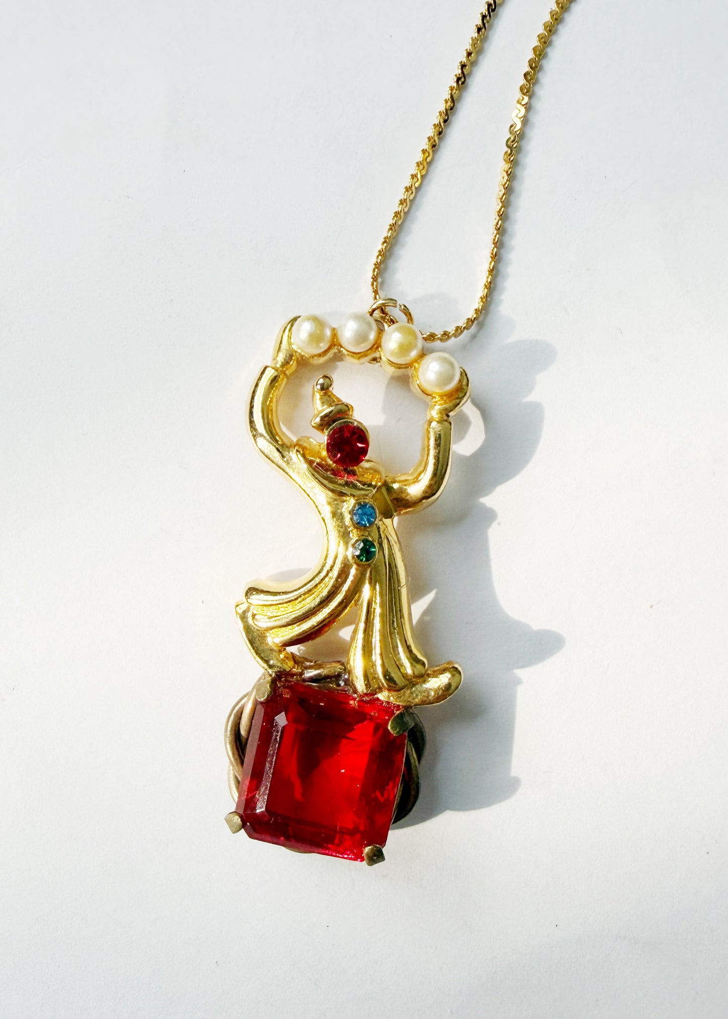 Pearl party clown necklace