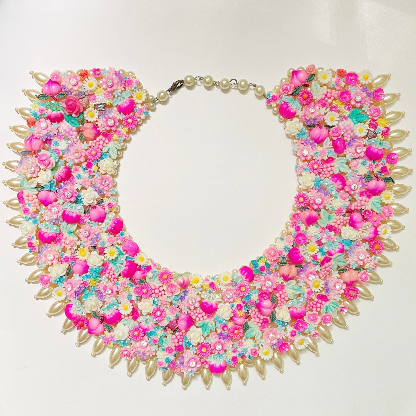 Desert Bloom confetti necklace