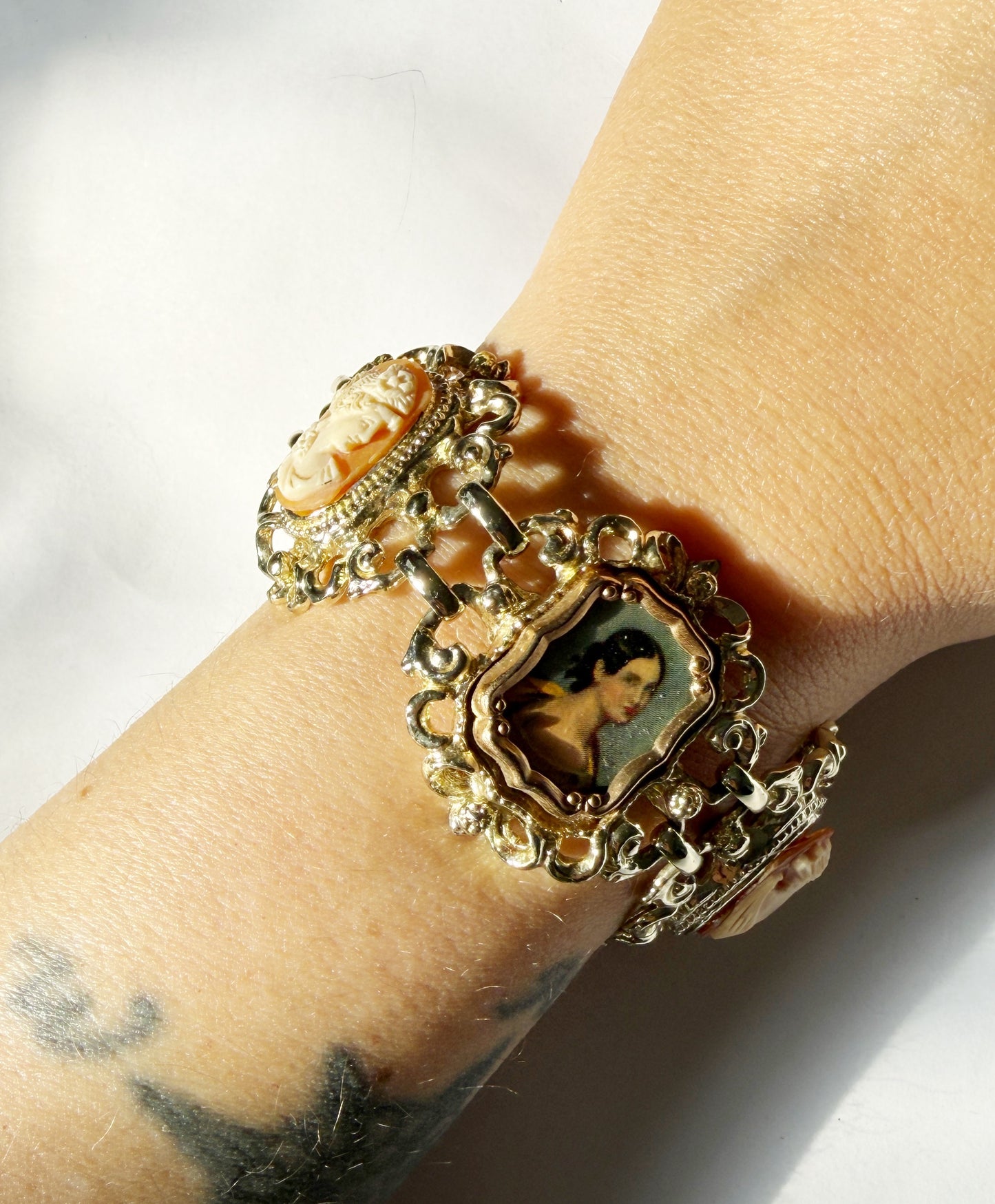Gilded gold cameo bracelet