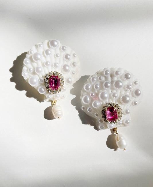 Pearly rhinestone earrings