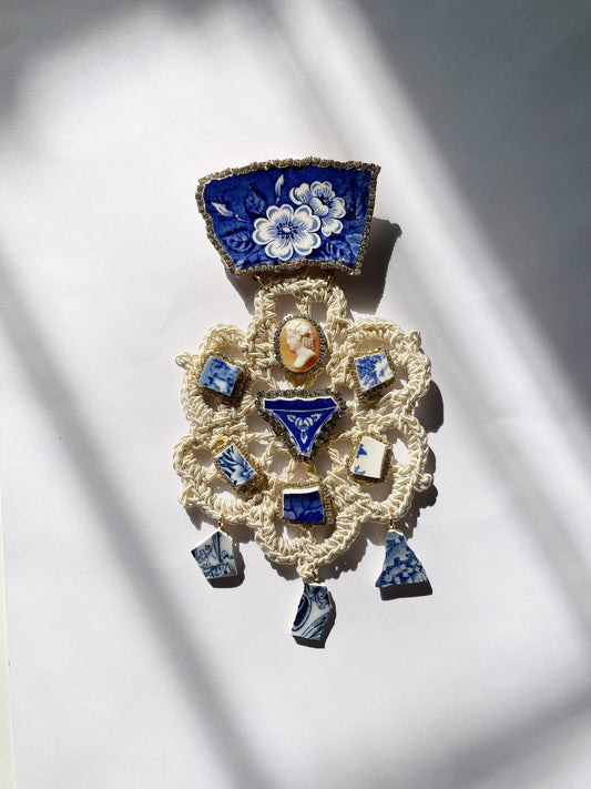 The grace cameo brooch