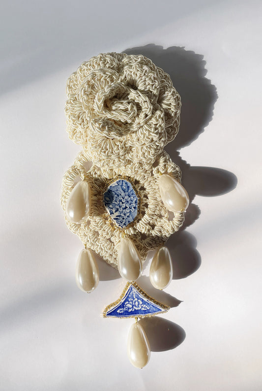 The rosa 2.0 brooch