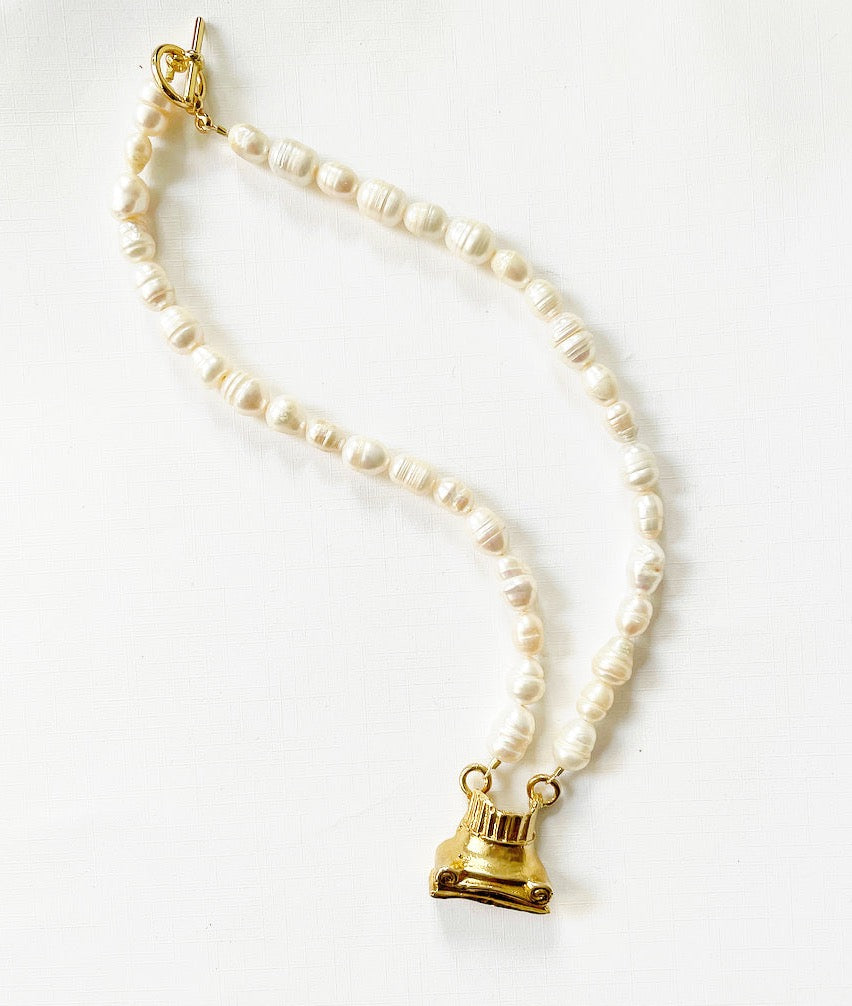 Pythian Pearl necklace